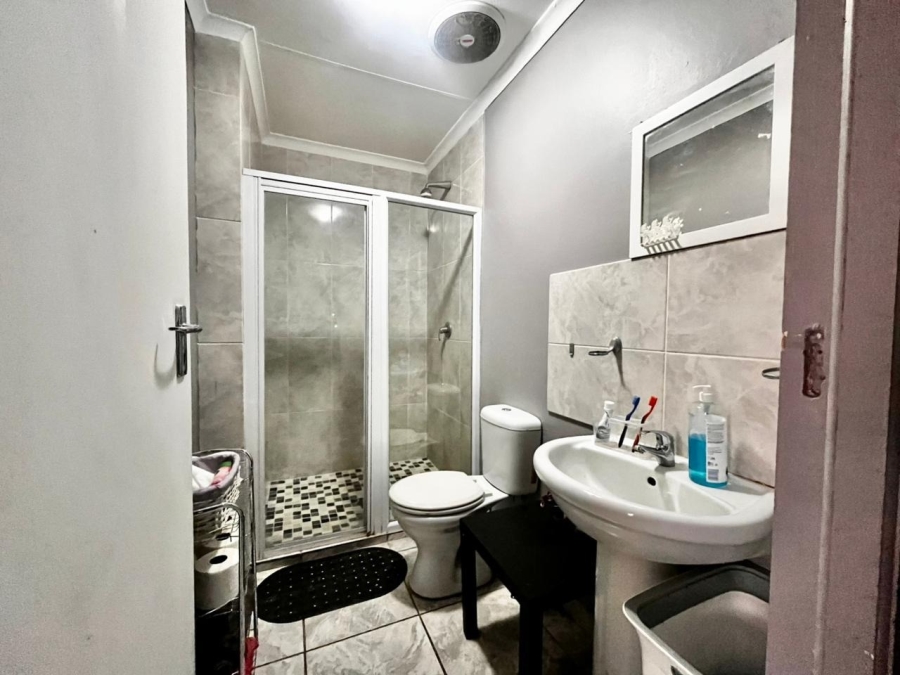 5 Bedroom Property for Sale in Waterval East North West